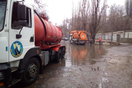 Плохие погодные условия не помешали генеральной уборке в Киевском районе (фото) 