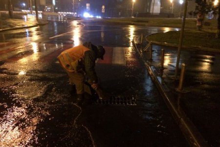Плохие погодные условия не помешали генеральной уборке в Киевском районе (фото) 