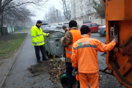 Плохие погодные условия не помешали генеральной уборке в Киевском районе (фото) 