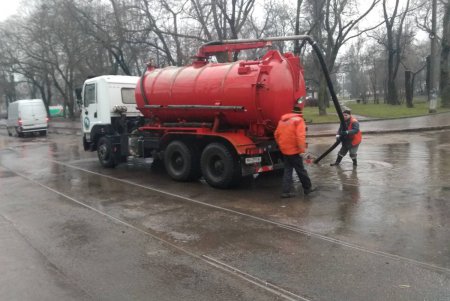Плохие погодные условия не помешали генеральной уборке в Киевском районе (фото) 