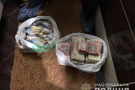 Вооруженное ограбление инкассаторов на Героев Крут: правоохранители оперативно задержали всех преступников (фото, видео) 