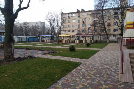 Ремонт детского садика №145 завершается: сейчас монтируют мебель и кухонное оборудование (фото)