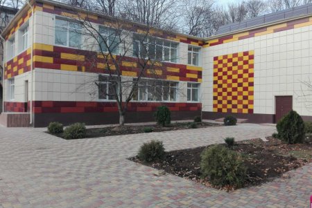 Ремонт детского садика №145 завершается: сейчас монтируют мебель и кухонное оборудование (фото)