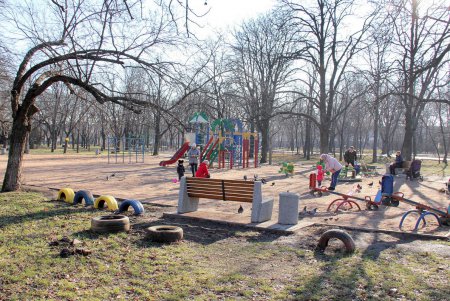В сквере Старостина провели комплексную уборку (фоторепортаж)