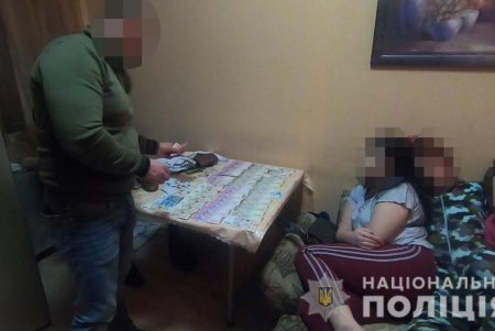 Правоохранители ликвидировали бордель, который работал на съемной квартире в центре города (фото, видео)