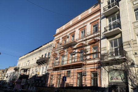 В Одессе продолжаются работы по реставрации зданий-памятников архитектуры (фото)
