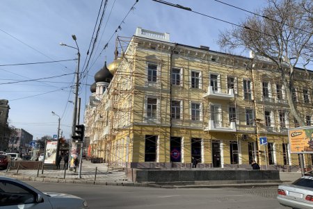 В Одессе продолжаются работы по реставрации зданий-памятников архитектуры (фото)