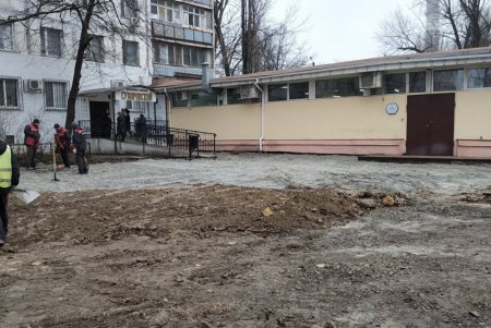На поселке Котовского ремонтируют внутриквартальный проезд для комфорта местных жителей (фото) 