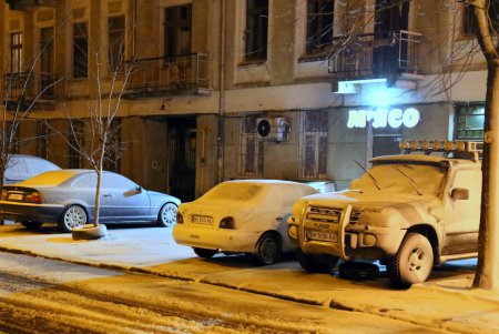 Зима пришла: в Одессе выпал снег (фоторепортаж)