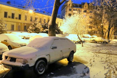 Зима пришла: в Одессе выпал снег (фоторепортаж)