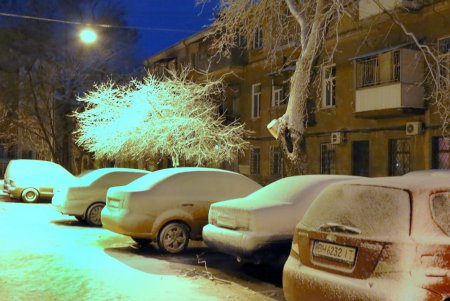 Зима пришла: в Одессе выпал снег (фоторепортаж)