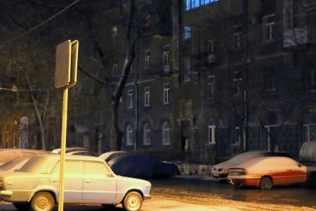 Зима пришла: в Одессе выпал снег (фоторепортаж)