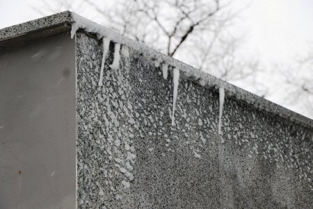Город под снежными хлопьями (фоторепортаж)