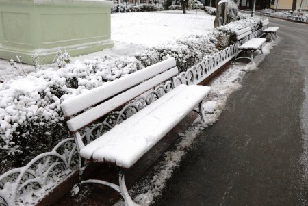 Город под снежными хлопьями (фоторепортаж)