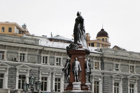 Город под снежными хлопьями (фоторепортаж)