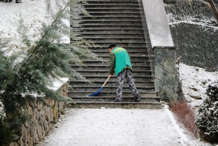 Город под снежными хлопьями (фоторепортаж)