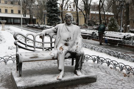 Город под снежными хлопьями (фоторепортаж)