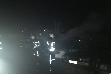 Пожар уничтожил 20 автомобилей на штрафплощадке в Одессе (фото)