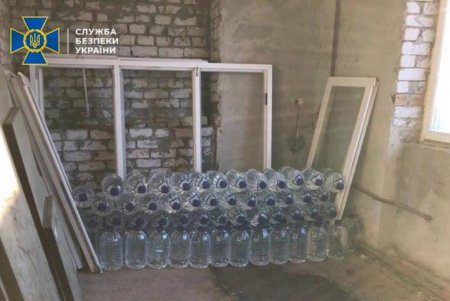 В Овидиопольском районе частный дом превратили в цех по изготовлению некачественного алкоголя (фото) 