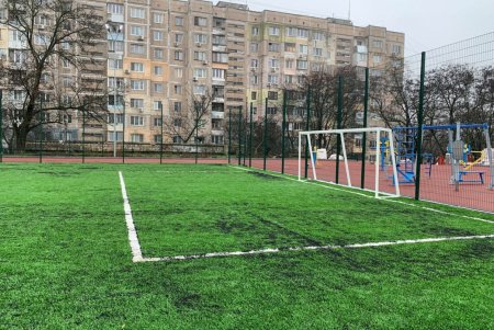 Реконструкция школьного стадиона на Слободке подходит к концу (фото)
