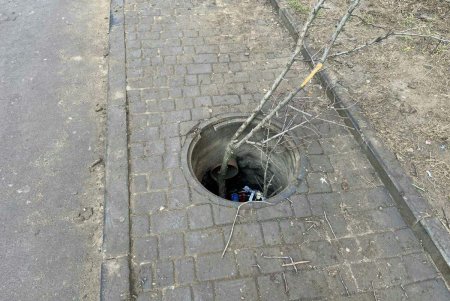 Мусорные свалки и разбитые тротуары: инспекторы нашли более 2000 нарушений правил благоустройства (фото)