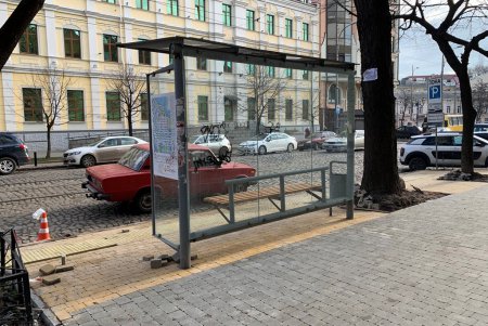 По четной стороне Нежинской ремонтируют тротуары (фото)