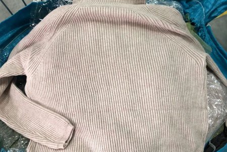 Изобретательные одесские предприниматели оформили на незнакомцев почти 400 посылок из Китая, чтобы не платить налог (фото)