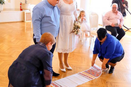 День влюбленных: в одесском ЗАГСе выступил оркестр Нацгвардии (фоторепортаж)
