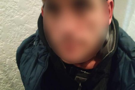 Вооруженный рецидивист проник в офис охранной фирмы в Приморском районе