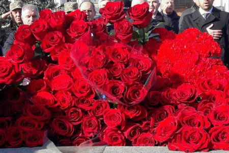 Одесситы почтили память героев Небесной Сотни (фото)