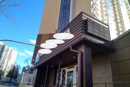 Еще на сотню незаконных рекламных вывесок в городе стало меньше (фото)