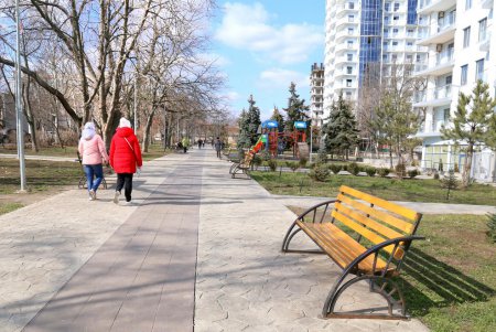 Погожий день в сквере Шклярука (фоторепортаж)