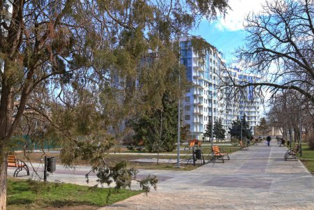Погожий день в сквере Шклярука (фоторепортаж)