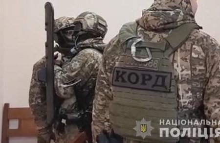 Угрожавшего устроить взрыв в Приморском райсуде мужчину обезвредили (фото, видео)