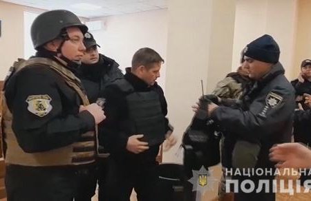 Угрожавшего устроить взрыв в Приморском райсуде мужчину обезвредили (фото, видео)