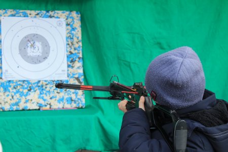 В Суворовском районе устроили яркие проводы зимы на Масленицу (фоторепортаж)