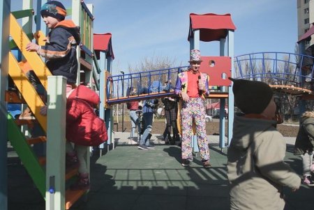 На улице Тульской появилась зеленая зона с современной детской площадкой (фото)