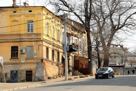 Колоритная Одесса: прогулка по Ольгиевскому спуску (фоторепортаж)