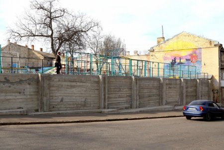 Колоритная Одесса: прогулка по Ольгиевскому спуску (фоторепортаж)