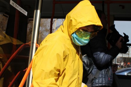 Вирусам вход воспрещен: как дезинфицируют одесские троллейбусы (фоторепортаж)