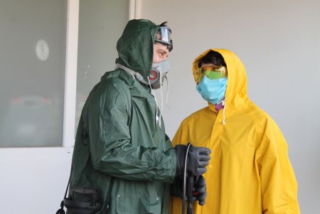 Вирусам вход воспрещен: как дезинфицируют одесские троллейбусы (фоторепортаж)