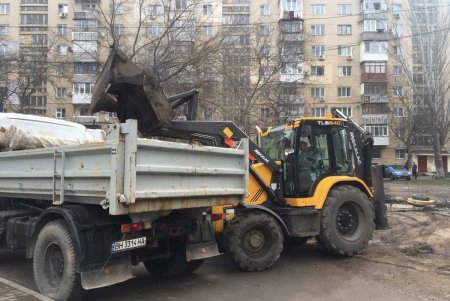 На улицах города демонтировали незаконно установленные ограничители для движения авто (фото)