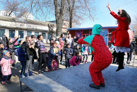 Юные и взрослые одесситы побывали в зоопарке на празднике «Для милых дам» (фоторепортаж)