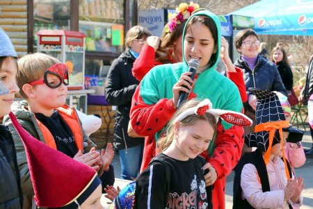 Юные и взрослые одесситы побывали в зоопарке на празднике «Для милых дам» (фоторепортаж)