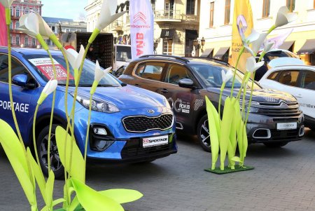 По улицам города на десятках авто: женское авторалли «Одесса-мама» (фоторепортаж)