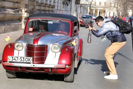 По улицам города на десятках авто: женское авторалли «Одесса-мама» (фоторепортаж)