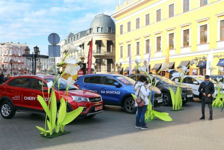 По улицам города на десятках авто: женское авторалли «Одесса-мама» (фоторепортаж)