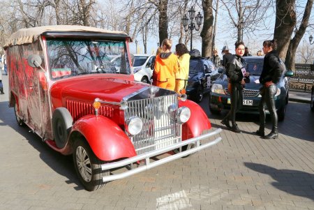 По улицам города на десятках авто: женское авторалли «Одесса-мама» (фоторепортаж)