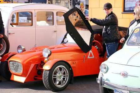 По улицам города на десятках авто: женское авторалли «Одесса-мама» (фоторепортаж)