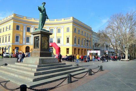 По улицам города на десятках авто: женское авторалли «Одесса-мама» (фоторепортаж)